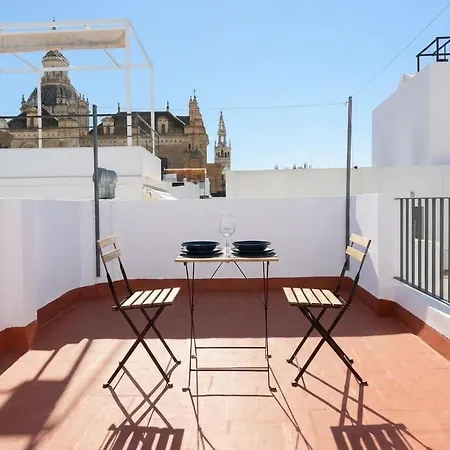 Atico Centrico Con Balcones Y Vistas A La Giralda Daire *